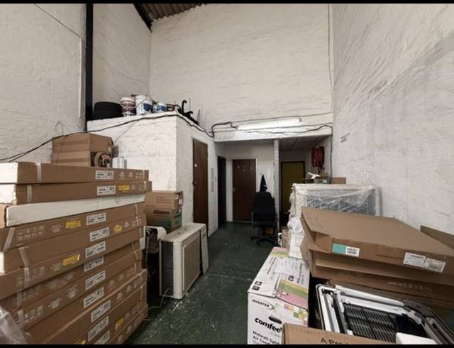 INDUSTRIAL PROPERTY TO RENT IN NORTH END